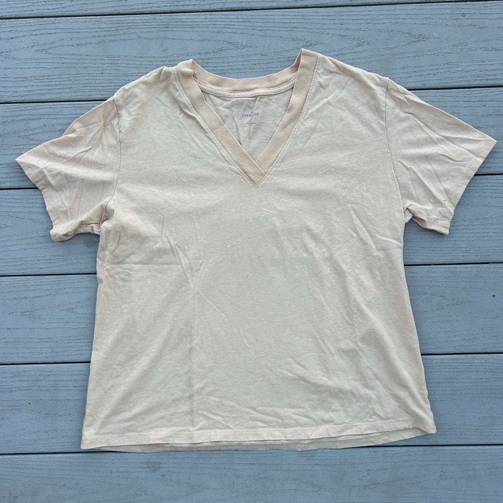 Everlane Beige V-Neck Short Sleeve T-Shirt